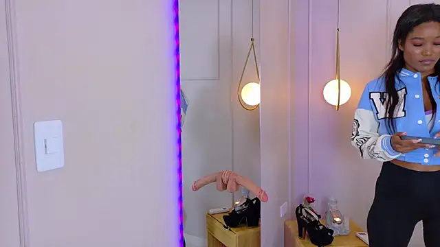 JosselynBrown: онлайн-секс-чат