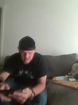 yourMasterisBored: διαδικτυακό σόου στην κάμερα