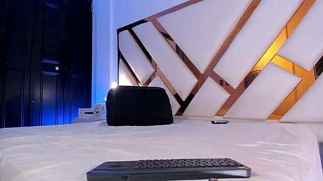 Aron_cruz Pertunjukan Webcam