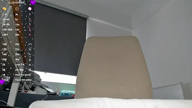 laura-hills18n Live XXX chat