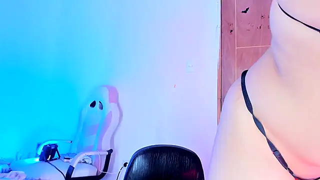 Emily_Coper18 Live XXX-chat