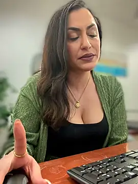 YourQueen18 라이브 XXX 채팅