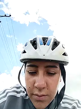 Chat +18 de CAROLINE__07 ao vivo