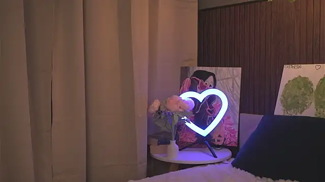 Pokazy przed kamerką – pinkmangokiss