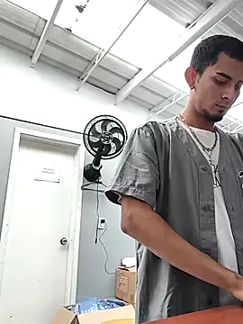 Exlifer Adlı Modelin Canlı XXX Sohbeti