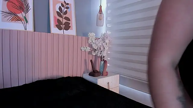 karo_linee1's Live XXX Chat