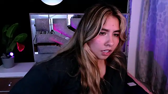 Sofiazaf_ Adlı Modelin Canlı XXX Sohbeti