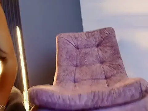 alison_holand Adlı Modelin Canlı XXX Sohbeti