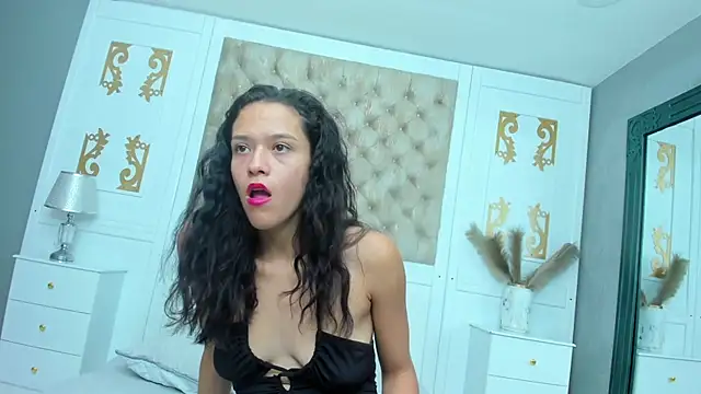 LunaWarner18: απευθείας συνομιλία ΧΧΧ