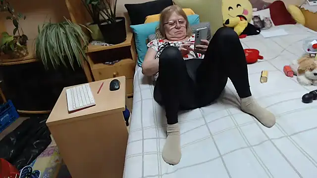 Dorina: онлайн-секс-чат