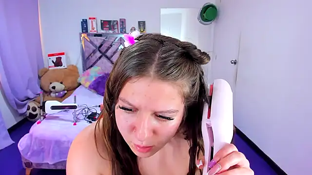 XXX chat uživo modela Luna_Analya