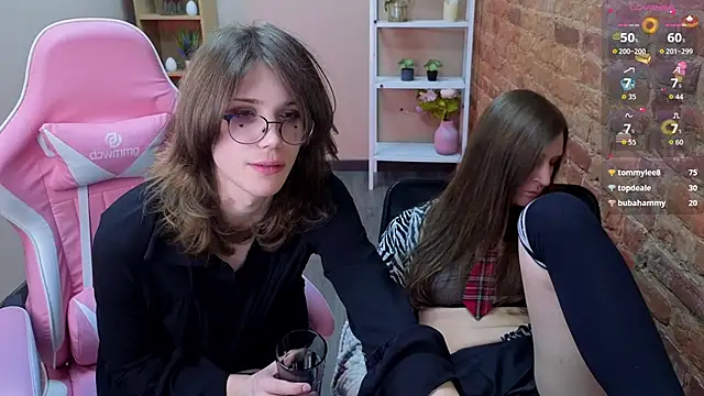 ZoriaLovesLuna 在線直播表演