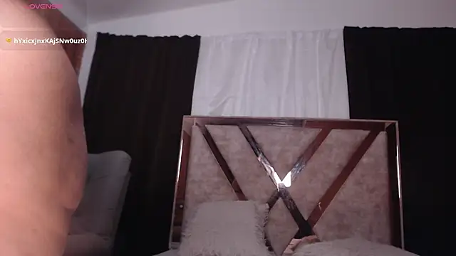 Chat XXX en directo de AGATHAA_WHITE