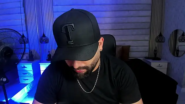 jhon_bear03: онлайн-секс-чат