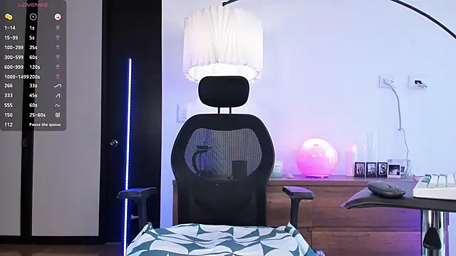 ariana_fitl_'s Live XXX Chat