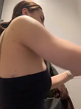 Chat XXX en directo de Holly_Play