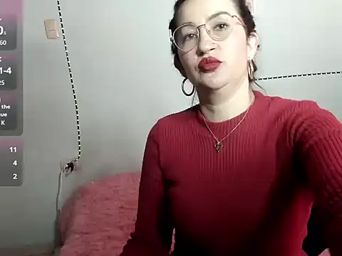 Chat +18 de talia_mystic ao vivo