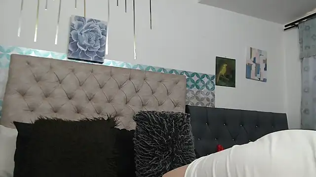 Victoriacoperino Adlı Modelin Canlı XXX Sohbeti