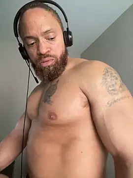 Fathero1time: διαδικτυακό σόου στην κάμερα