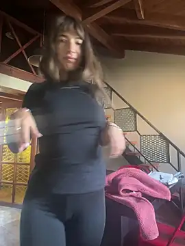 Yara-Lolii Live XXX Chat