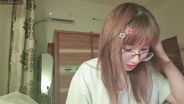 Lili_666 élő XXX-chatje