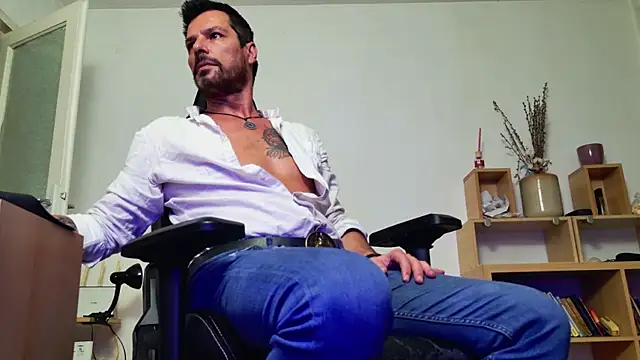 دردشة ChrisKox الجنسية المباشرة