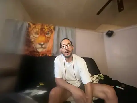 ThrowedWorldWide: онлайн-секс-чат