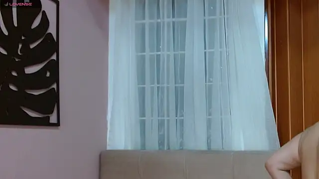 amara_rousse1's Live XXX Chat