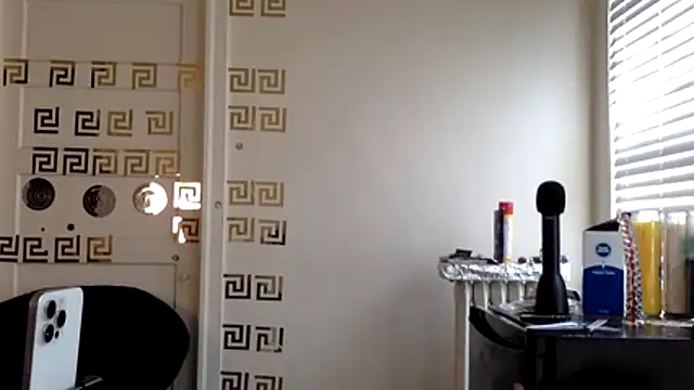 Diodre_Benyoon Show in webcam