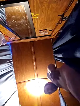 UncutHammer69: διαδικτυακό σόου στην κάμερα