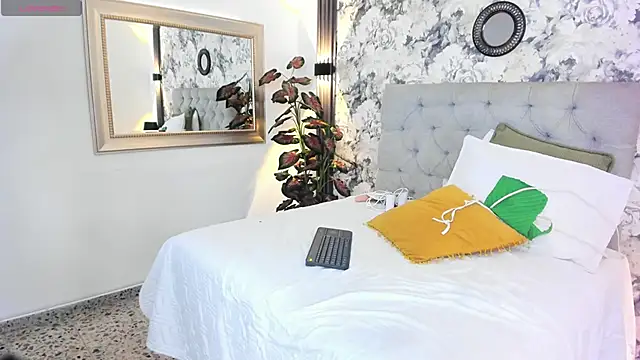 Онлайн чат XXX MadameVelouur