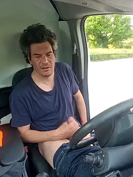 Show modela twitshe na web-kameri