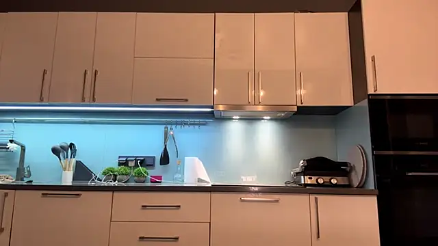 แชท XXX สดของ SoftnessMila