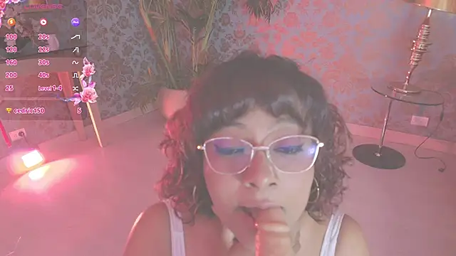 alexa_cruz__ élő XXX-chatje