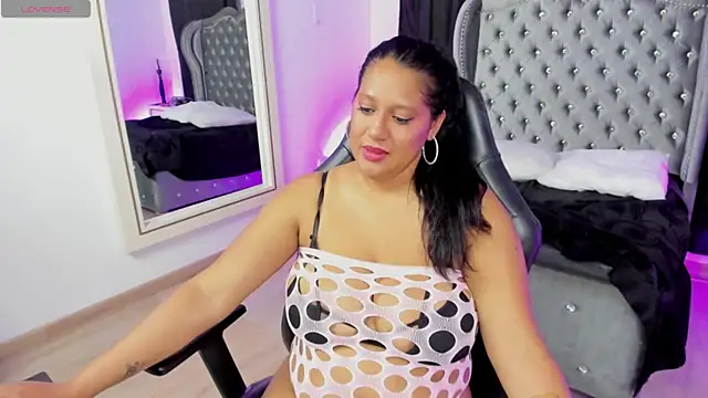 ZelinaEvans' Live XXX Chat