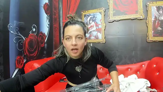 ArianaSommers Adlı Modelin Canlı XXX Sohbeti