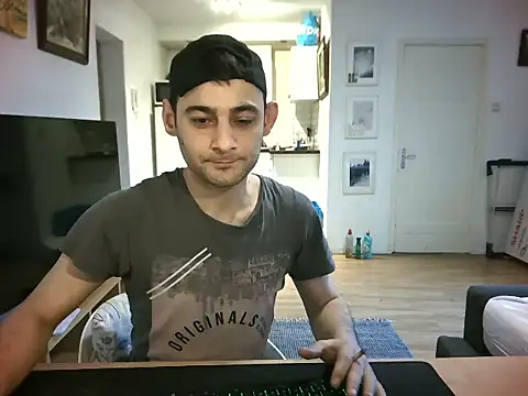 Show modela mihaimichael na web-kameri