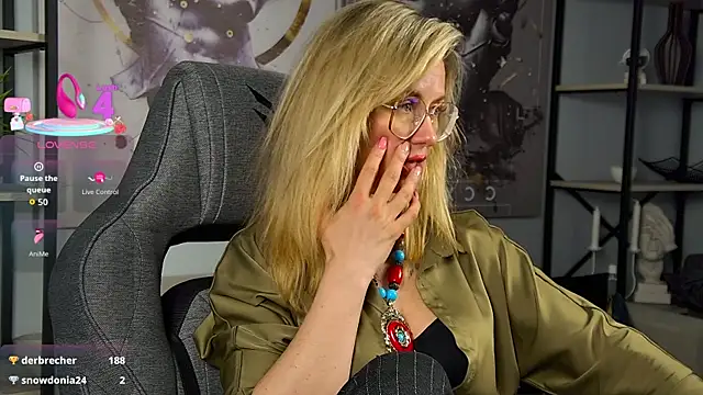 LadyIzabel Live XXX-chat