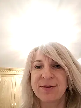 Chatroom XXX en direct de AhlyssaLove1155