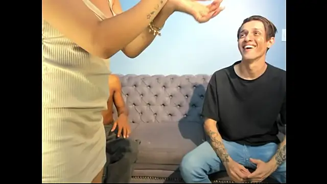 Blonde_in_charge webcam show