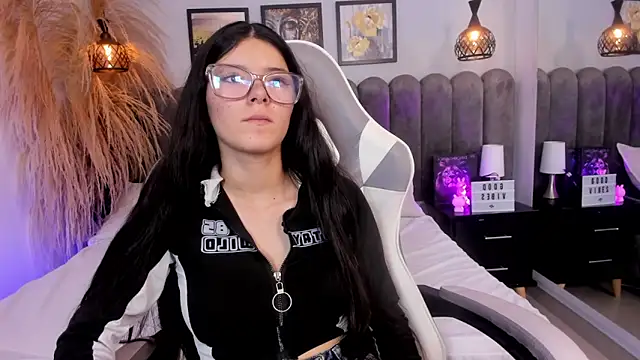 Онлайн чат XXX amber_hill_