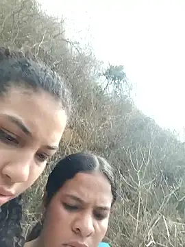 Chat XXX en directo de CurlyBitch