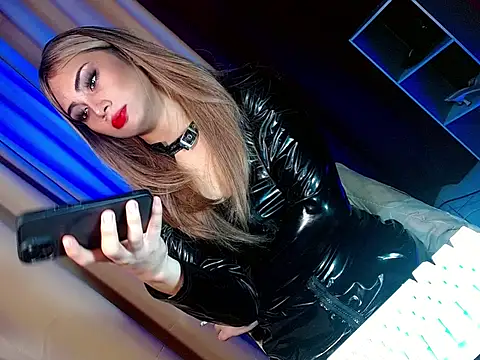 XXX chat uživo modela Bella_subhunterx