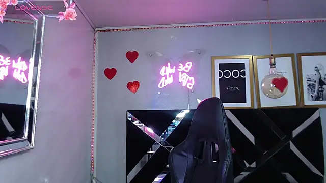 Red_Bunny_v Adlı Modelin Canlı XXX Sohbeti