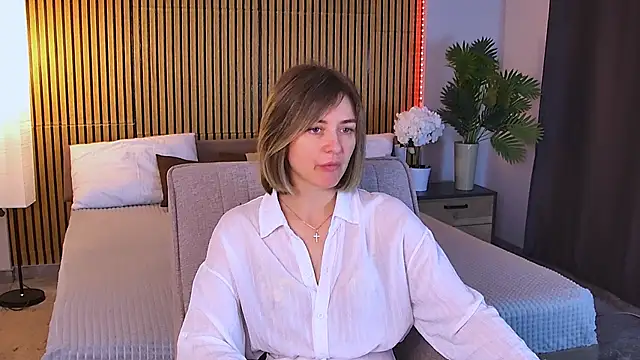 EmeraldGlow's Live XXX Chat