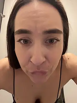 Holly_Play Live XXX-chat