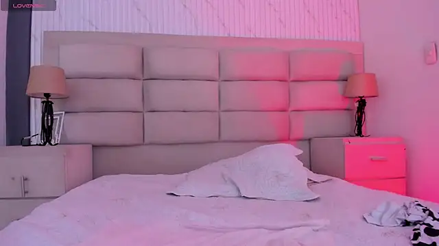 XXX chat uživo modela CarolineFyre