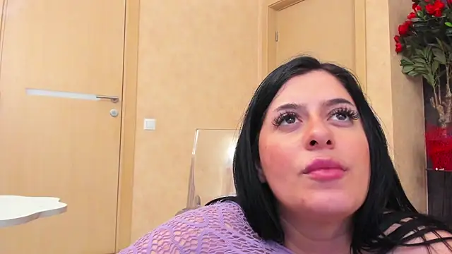 Chat +18 de NayaNoirX ao vivo