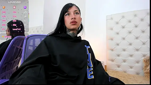 Chat +18 de esmeralda06 ao vivo