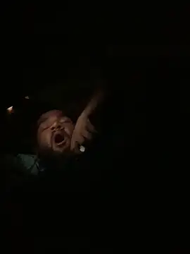 I_Am_your__dream: διαδικτυακό σόου στην κάμερα